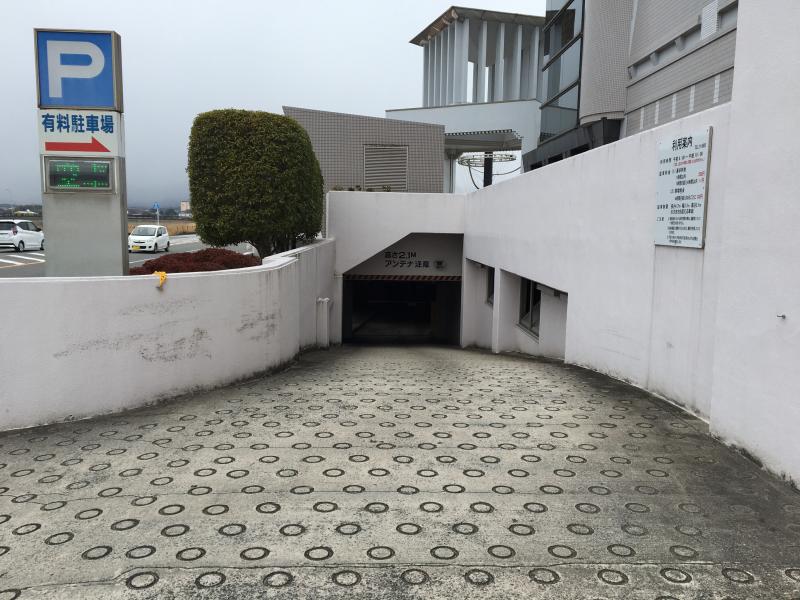 飯塚文化会館駐車場入り口3