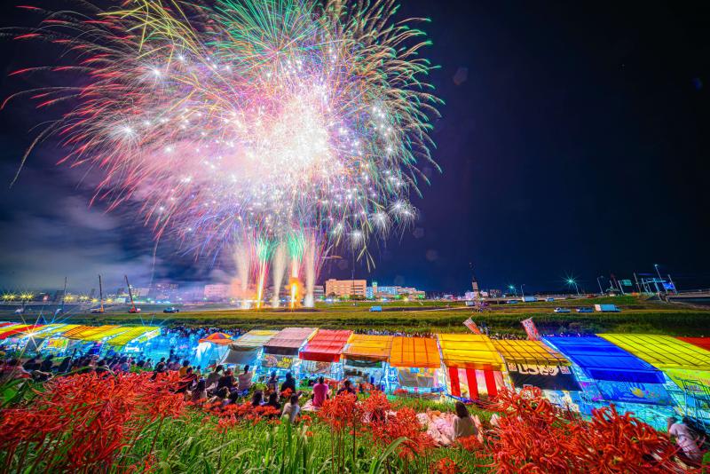 花火とお祭り、彼岸花