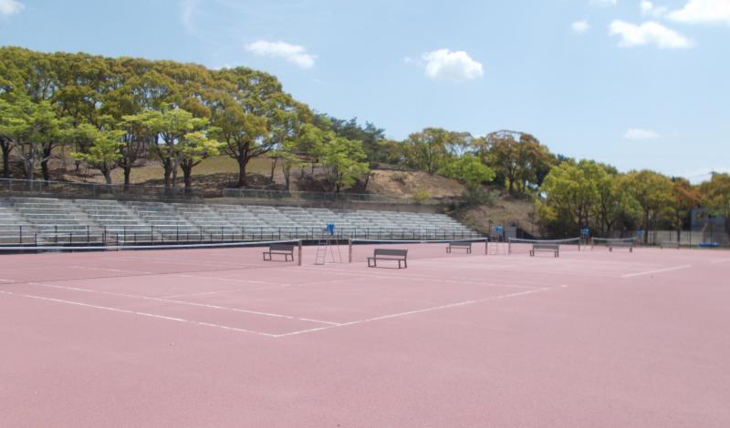 市民公園テニスコート南面の画像