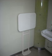 おむつ替えの画像