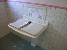 おむつ交換台の画像