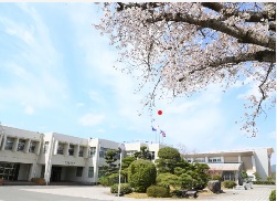 福岡県立嘉穂高等学校の画像
