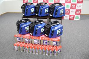 寄贈された発電機とカセットボンベ