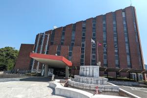 筑穂支所庁舎 正面からの写真